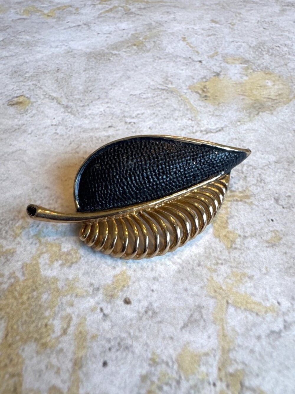 1950s Gold and Black Abstract Leaf Brooch Pin